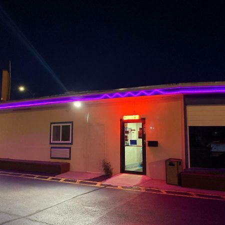 Western Holiday Motel Wichita Exteriör bild