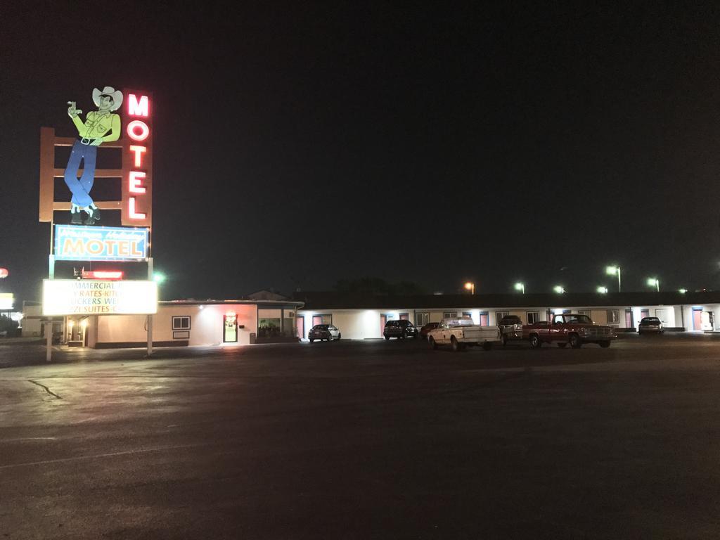 Western Holiday Motel Wichita Exteriör bild